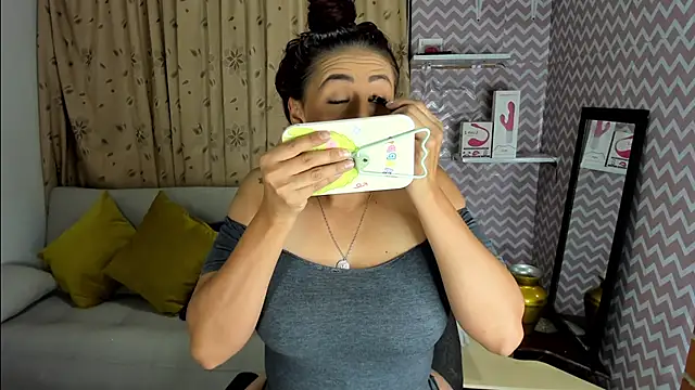 rukminilatin online show from 02/03/25, 08:24