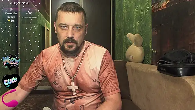 Snapshot of DanielOhCool chatting on 12/23/24, 05:22 DanielOhCool online show from 12/23/24, 05:22