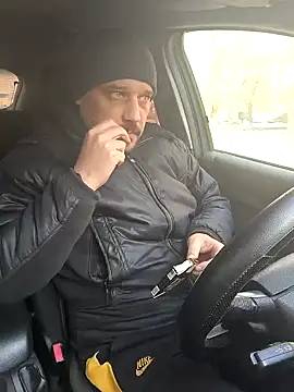 Snapshot of DanielOhCool chatting on 02/10/25, 10:53 DanielOhCool online show from 02/10/25, 10:53