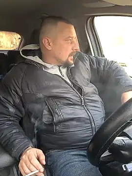 Snapshot of DanielOhCool chatting on 02/13/25, 11:28 DanielOhCool online show from 02/13/25, 11:28