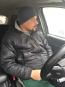 Snapshot of DanielOhCool chatting on 02/15/25, 05:51 DanielOhCool online show from 02/15/25, 05:51