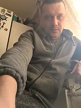 Snapshot of DanielOhCool chatting on 02/22/25, 08:18 DanielOhCool online show from 02/22/25, 08:18