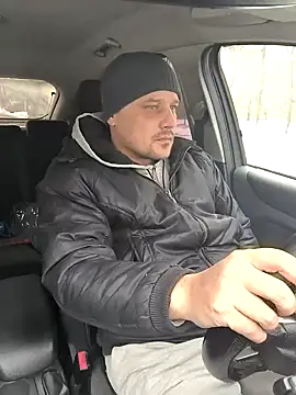 Snapshot of DanielOhCool chatting on 02/24/25, 10:48 DanielOhCool online show from 02/24/25, 10:48