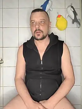 Snapshot of DanielOhCool chatting on 03/18/25, 05:20 DanielOhCool online show from 03/18/25, 05:20