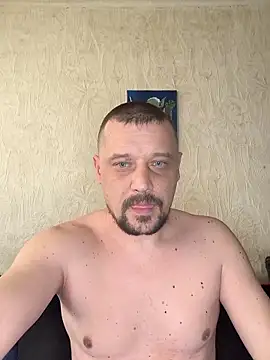 Snapshot of DanielOhCool chatting on 03/19/25, 01:18 DanielOhCool online show from 03/19/25, 01:18