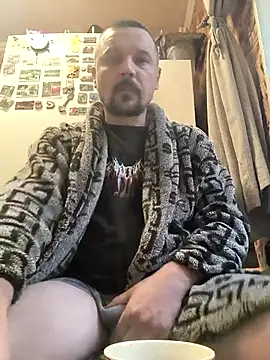 Snapshot of DanielOhCool chatting on 10/09/25, 06:33 DanielOhCool online show from 10/09/25, 06:33