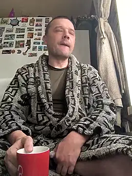 Snapshot of DanielOhCool chatting on 10/19/25, 06:36 DanielOhCool online show from 10/19/25, 06:36