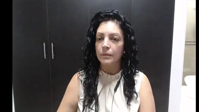 Snapshot of mijal_queen chatting on 09/17/25, 03:08 mijal queen online show from 09/17/25, 03:08