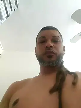 Snapshot of tropikboy chatting on 10/26/25, 12:44 tropikboy online show from 10/26/25, 12:44