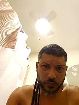 Snapshot of tropikboy chatting on 11/17/25, 09:37 tropikboy online show from 11/17/25, 09:37