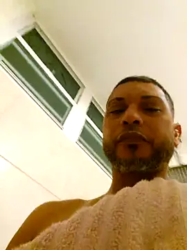 Snapshot of tropikboy chatting on 11/27/25, 05:20 tropikboy online show from 11/27/25, 05:20