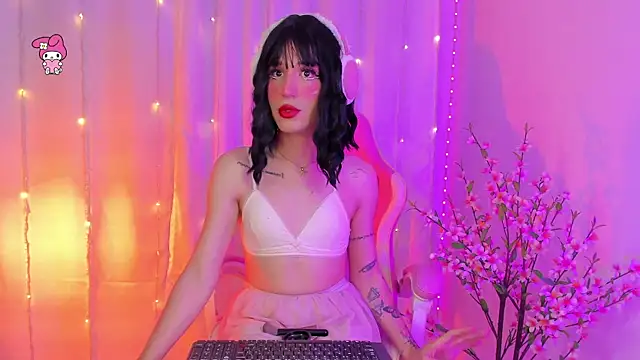 rosseblondee online show from 06/18/26, 10:14