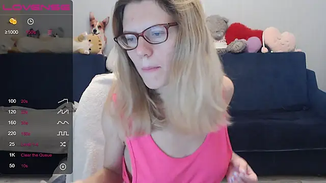 Snapshot of night_is_dark chatting on 12/03/24, 02:05 night is dark online show from 12/03/24, 02:05