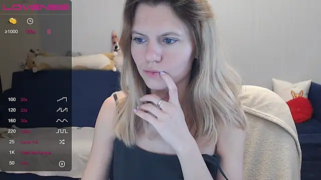 Snapshot of night_is_dark chatting on 12/20/24, 08:34 night is dark online show from 12/20/24, 08:34