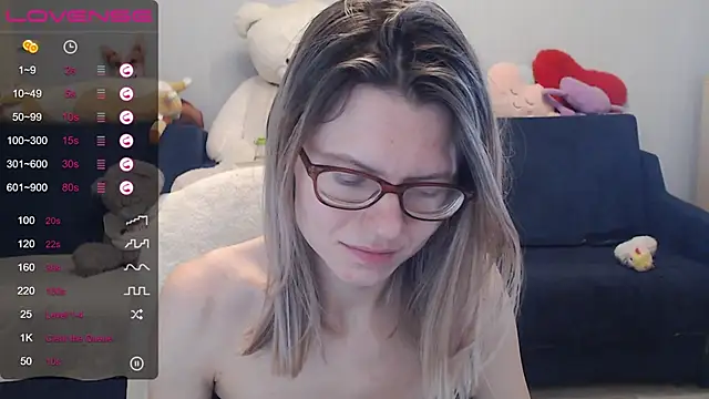 Snapshot of night_is_dark chatting on 02/18/25, 10:03 night is dark online show from 02/18/25, 10:03