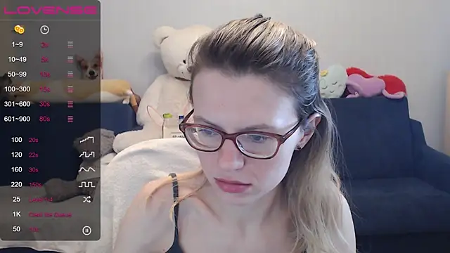 Snapshot of night_is_dark chatting on 03/15/25, 05:37 night is dark online show from 03/15/25, 05:37