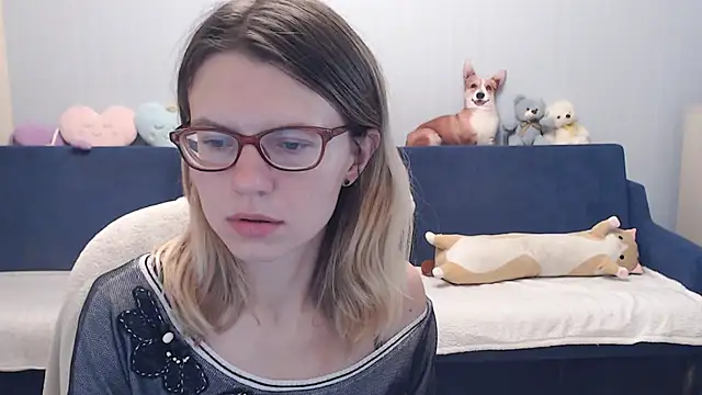 Snapshot of night_is_dark chatting on 10/24/25, 04:03 night is dark online show from 10/24/25, 04:03