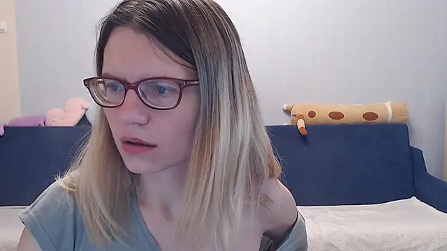 Snapshot of night_is_dark chatting on 11/02/25, 02:41 night is dark online show from 11/02/25, 02:41