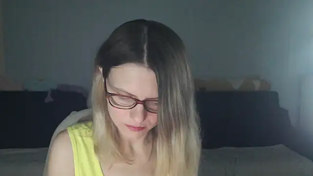 Snapshot of night_is_dark chatting on 12/04/25, 10:29 night is dark online show from 12/04/25, 10:29