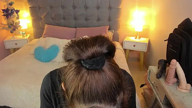  Abril W online show from 11/27/25, 11:51