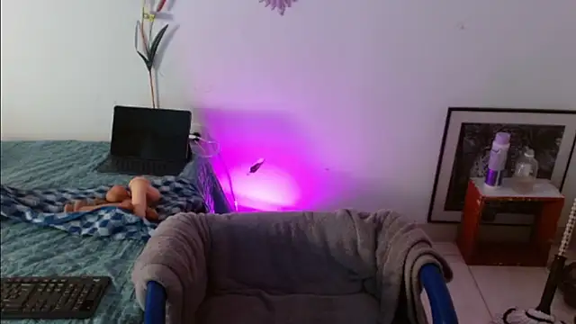 keyklin1 online show from 02/13/26, 11:50