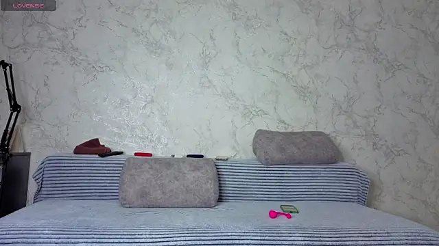 sweeetgirls2021 online show from 10/04/25, 03:04