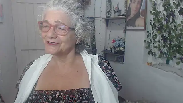 FunnyGrandma online show from 10/02/25, 01:01