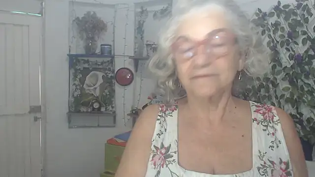 FunnyGrandma online show from 02/06/26, 08:34