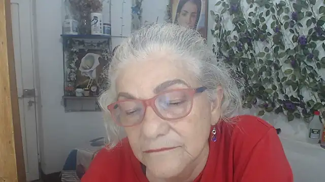 FunnyGrandma online show from 04/09/26, 01:16