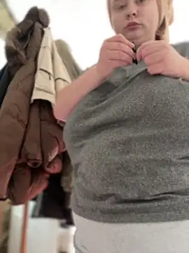 Model9798 online show from 03/26/26, 08:09