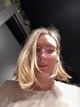 The Snowwhitee online show from 12/19/24, 09:07