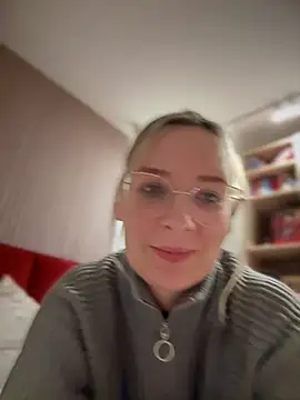 The Snowwhitee online show from 01/11/25, 04:03