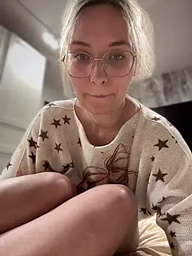 The Snowwhitee online show from 02/16/25, 05:04