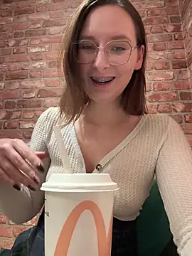 The Snowwhitee online show from 11/22/25, 09:14