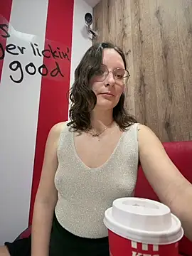 The Snowwhitee online show from 04/18/26, 09:15