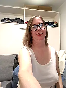 SweetandNaughty1 online show from 07/06/26, 04:31