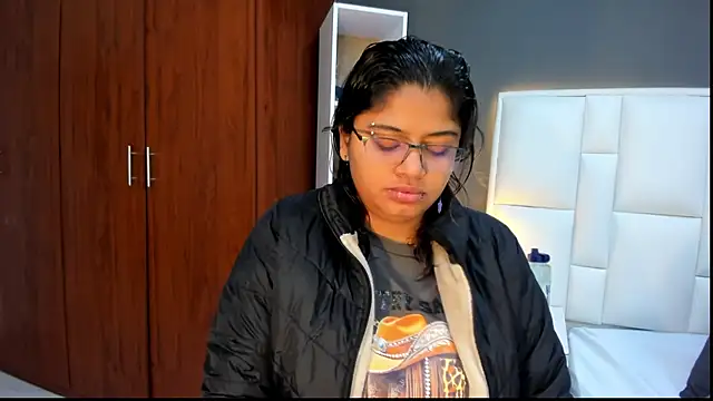 yeral2017 online show from 04/18/26, 11:14