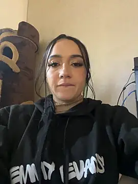 Snapshot of EmmyEvans1 chatting on 11/21/25, 07:34 EmmyEvans1 online show from 11/21/25, 07:34