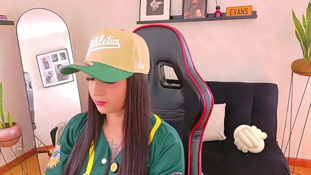 EmmyEvans1 online show from 02/28/26, 07:26