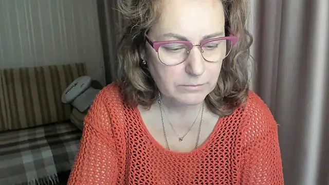 lauraoven online show from 01/11/25, 09:26