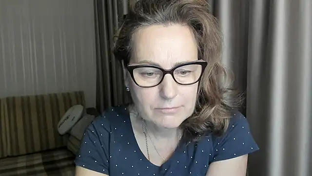 lauraoven online show from 01/17/25, 04:26