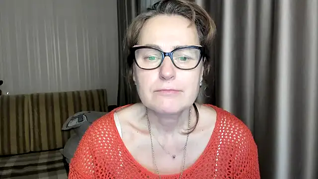 lauraoven online show from 02/10/25, 05:30