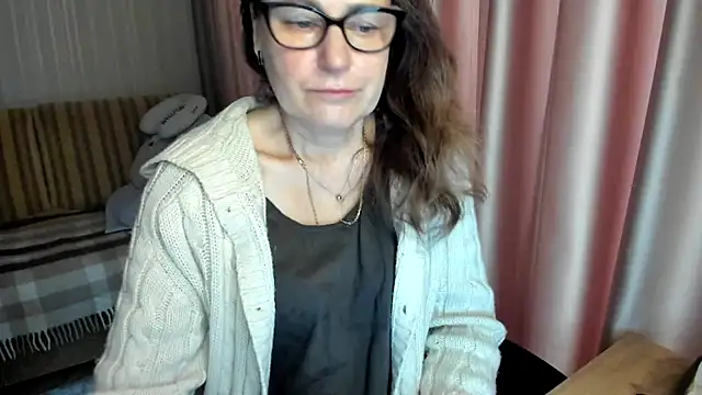 lauraoven online show from 02/12/26, 07:47