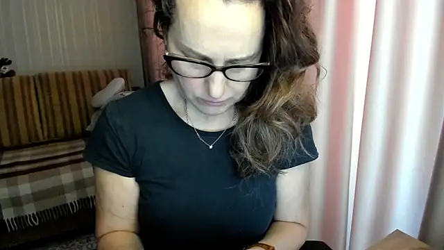 lauraoven online show from 02/25/26, 10:03