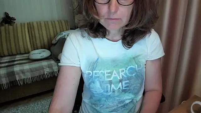 lauraoven online show from 05/26/26, 02:46