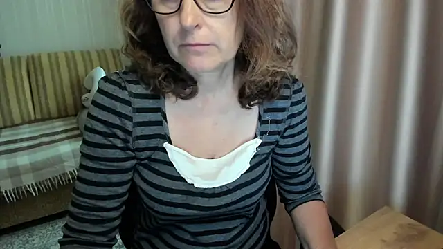 lauraoven online show from 06/18/26, 10:41