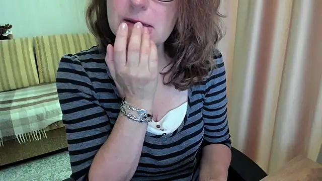 lauraoven online show from 06/20/26, 07:33