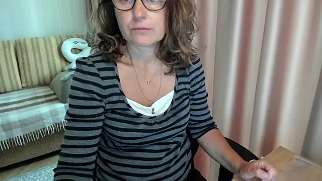 lauraoven online show from 07/08/26, 07:13