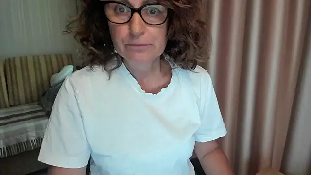 lauraoven online show from 07/21/26, 11:56