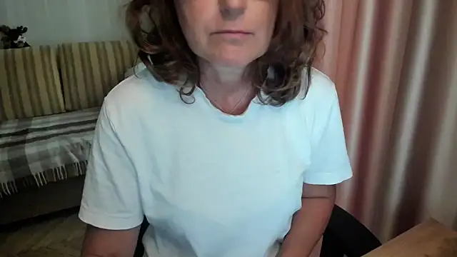 lauraoven online show from 07/28/26, 03:21